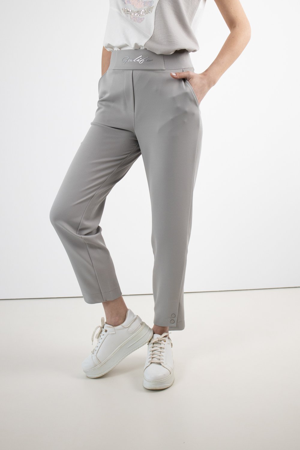Bel Lastik Ve Yazı Detaylı Paça Çıtçıtlı Pantolon