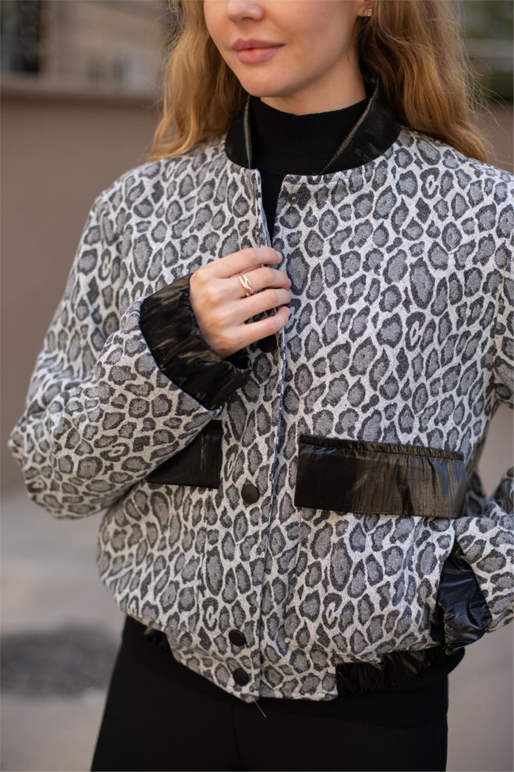Leopar Desenli Beli Lastikli Ceket