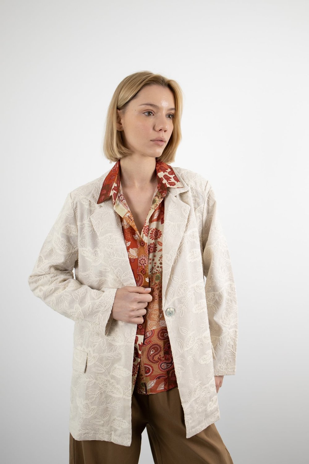 Yaprak Nakış İşleme Detay Keten Blazer