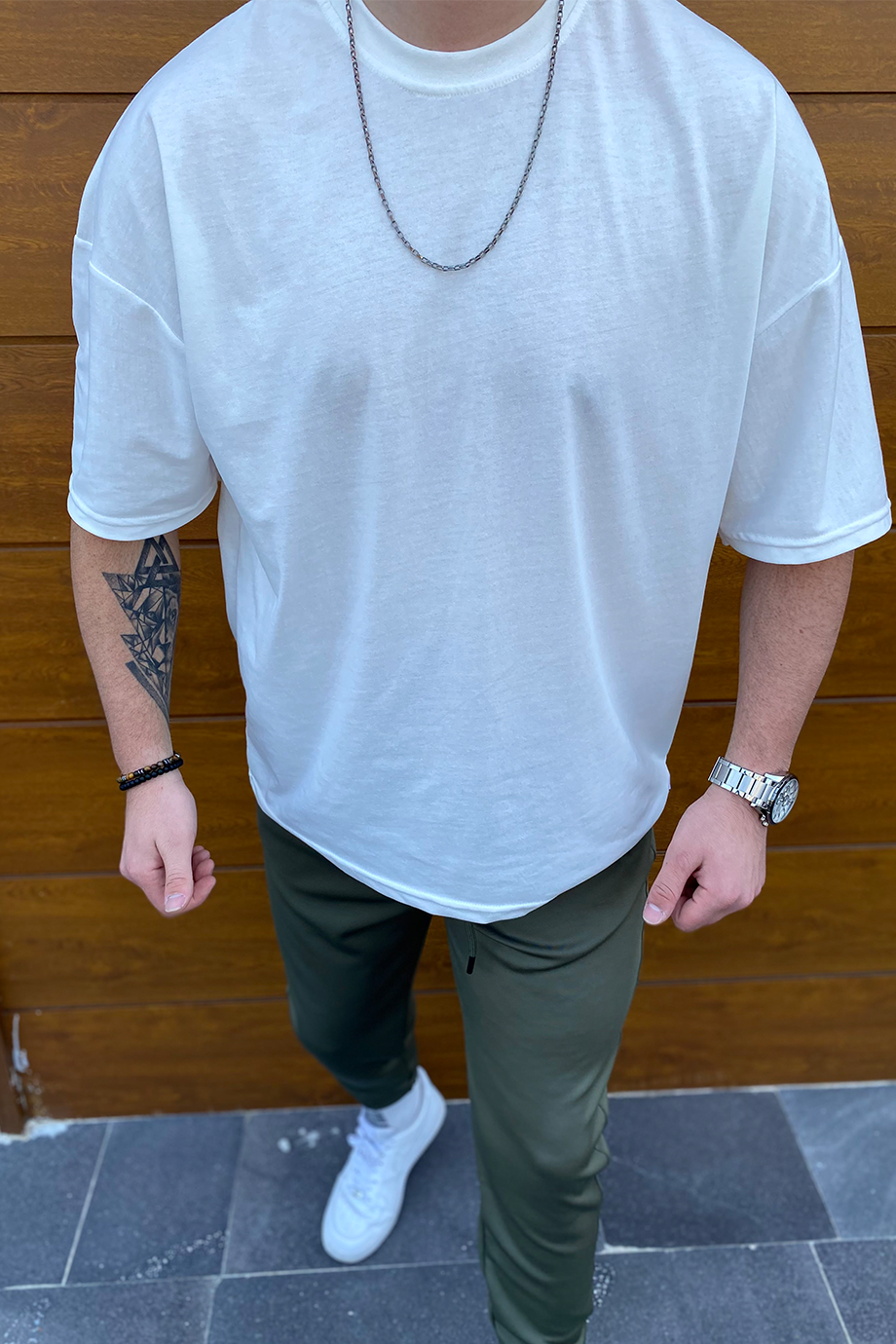 BEYAZ OVERSİZE BASİC T-SHİRT