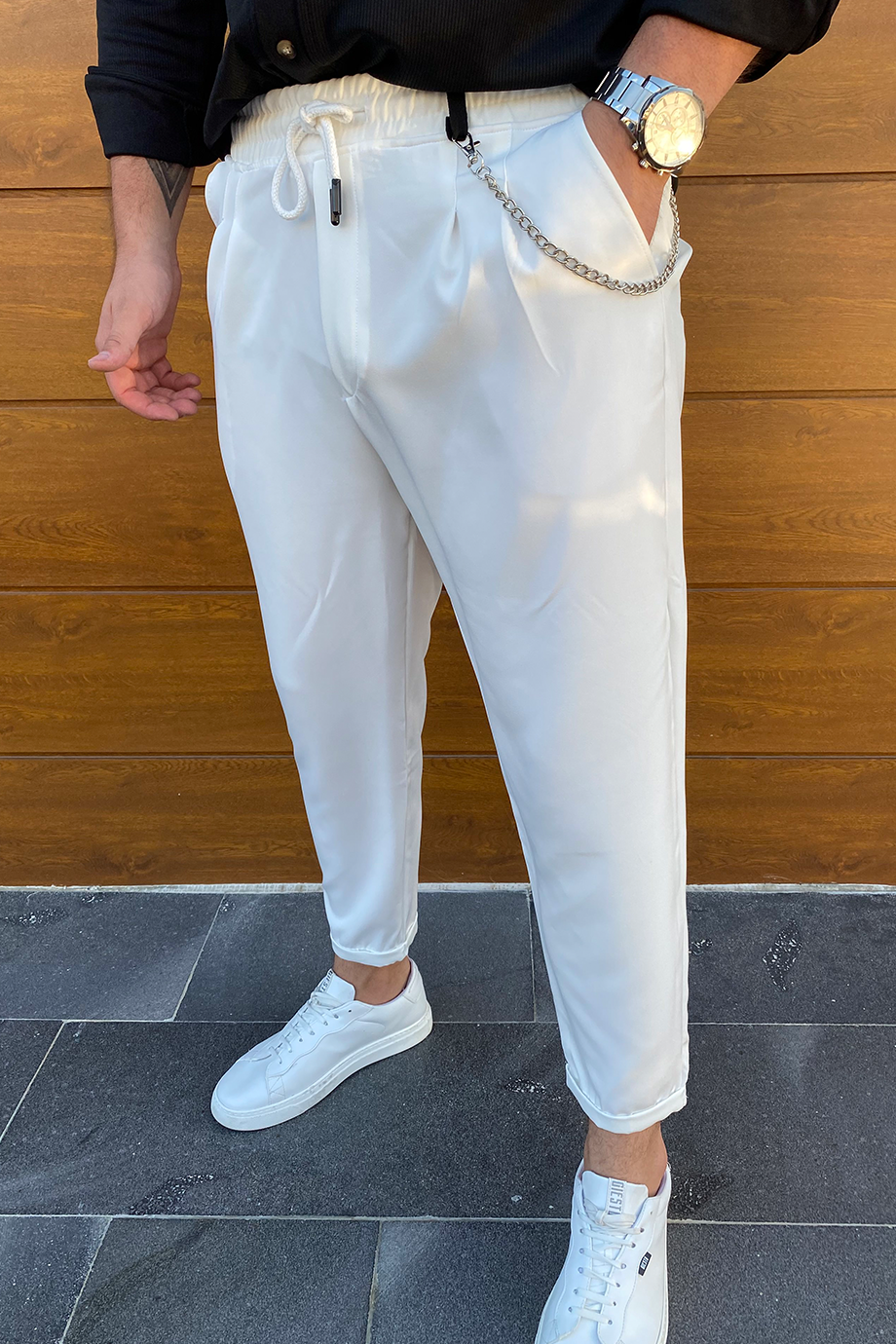 BEYAZ ZİNCİR DETAYLI RAHAT KALIP PANTALON