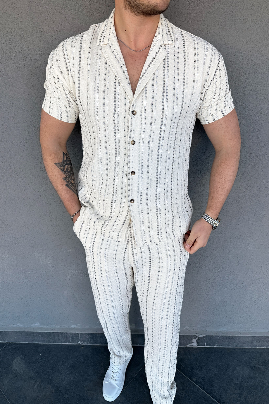 EKRU KENDİNDEN DESENLİ ÖZEL TASARIM GÖMLEK-PANTALON TAKIM