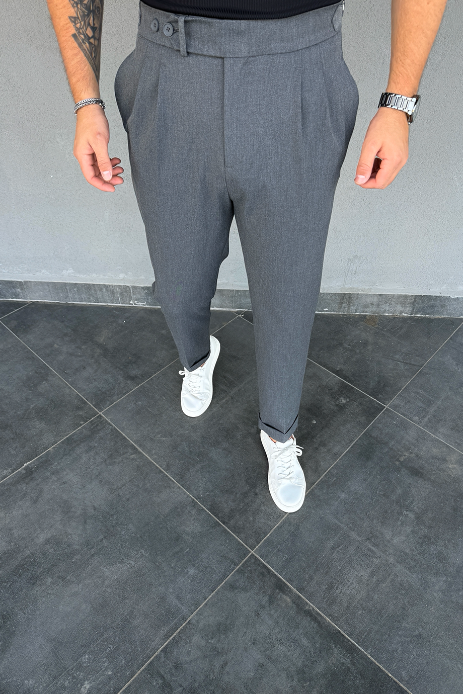 GRİ İTALYAN KESİM BEL DÜĞME VE KEMER DETAYLI PANTALON