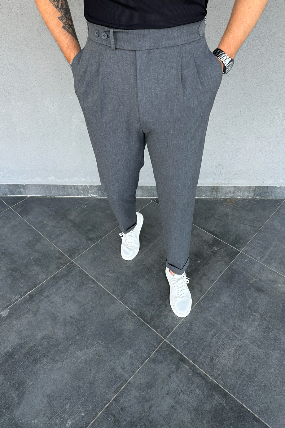 GRİ İTALYAN KESİM BEL DÜĞME VE KEMER DETAYLI PANTALON