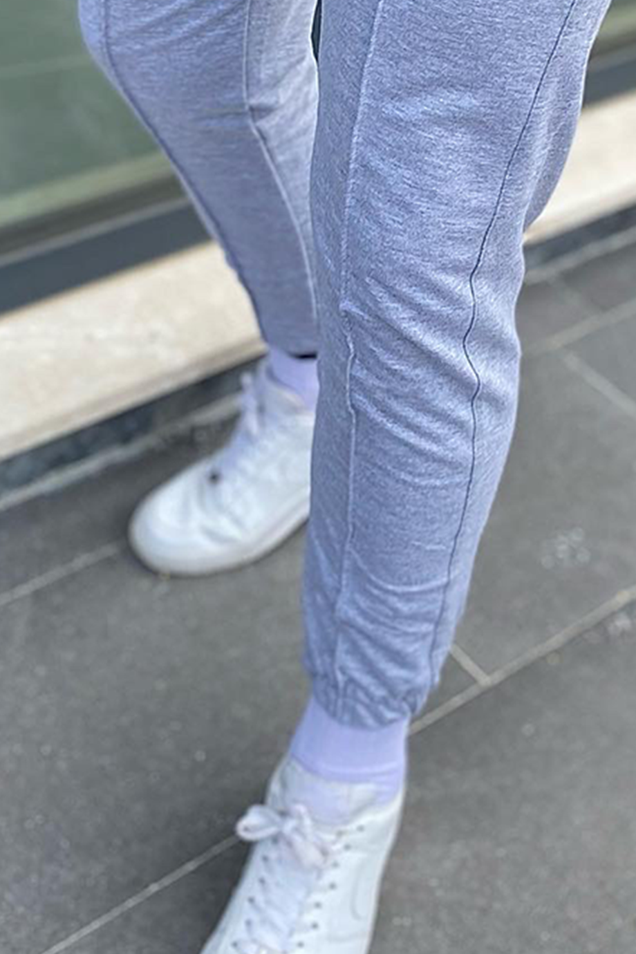 GRİ LASTİK PAÇA BASİC ÇİZGİLİ EŞOFMAN