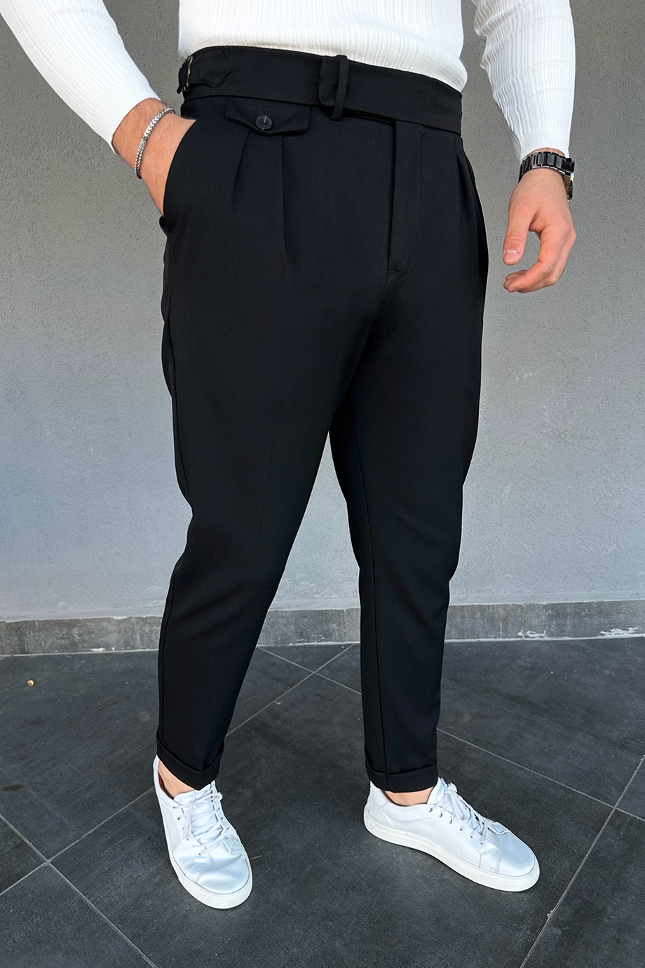 İTALYA KESİM TOKA DETAYLI SİYAH PANTALON