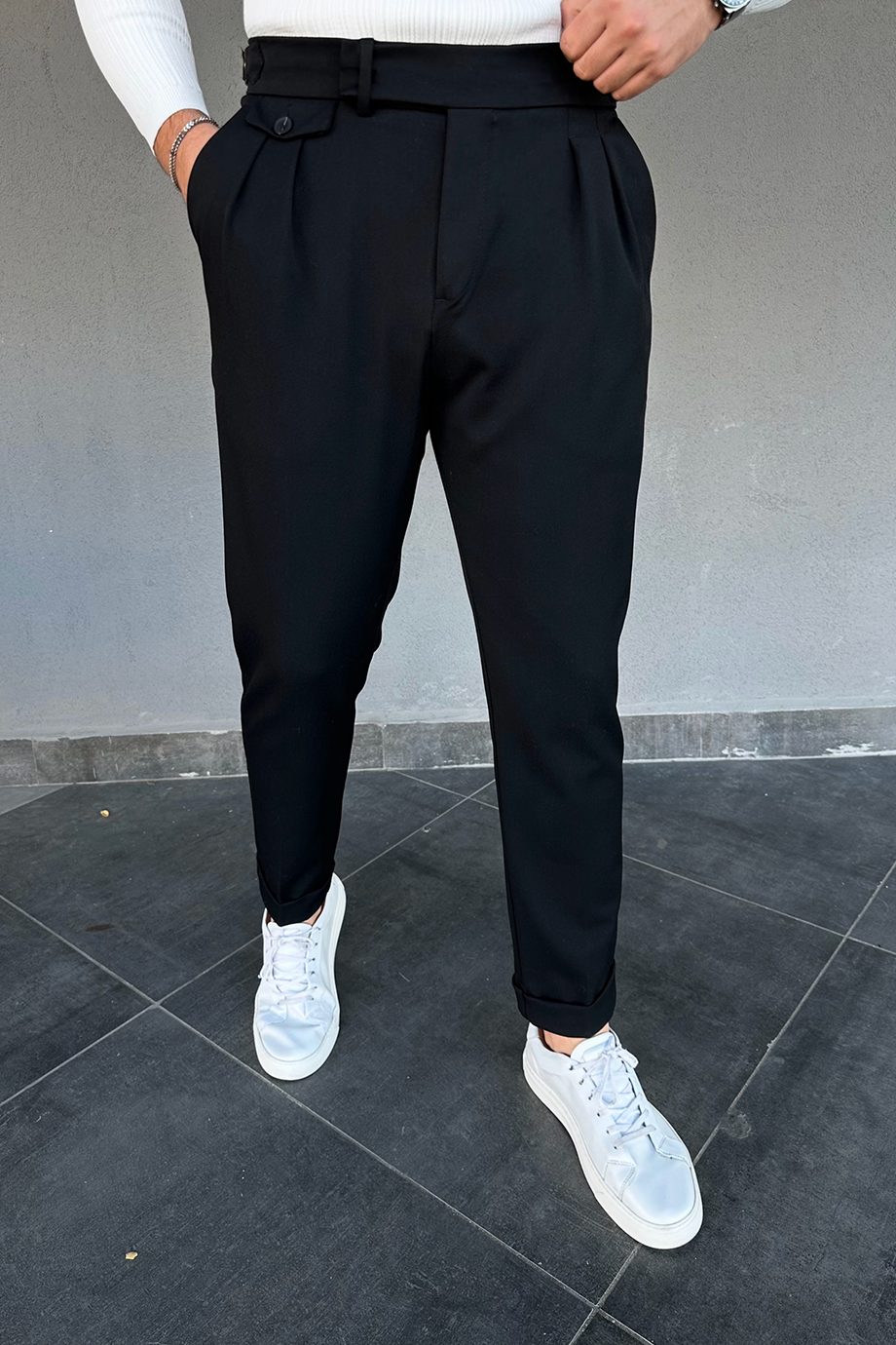 İTALYA KESİM TOKA DETAYLI SİYAH PANTALON