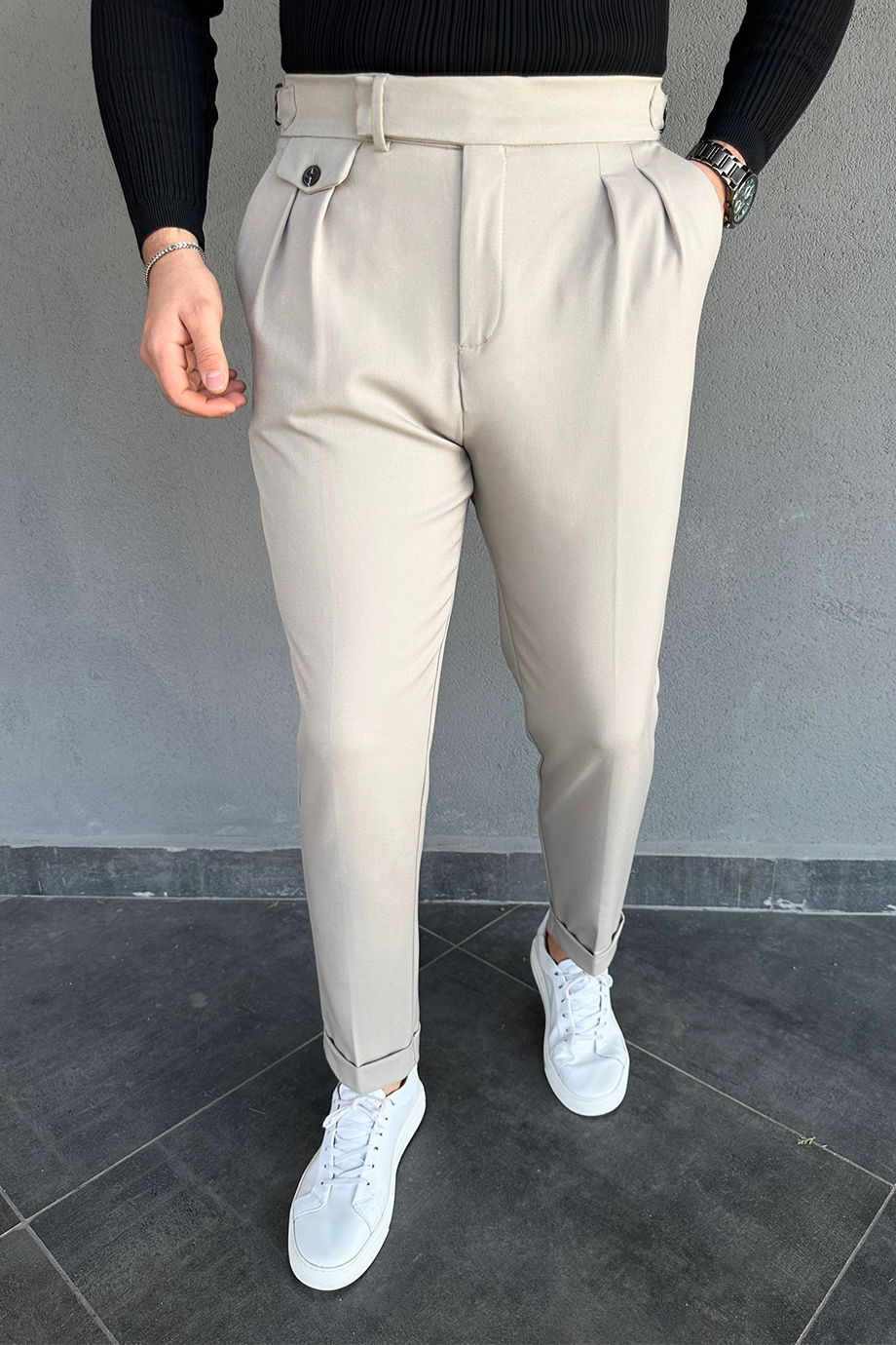 İTALYAN KESİM TOKA DETAYLI AÇIK BEJ PANTALON