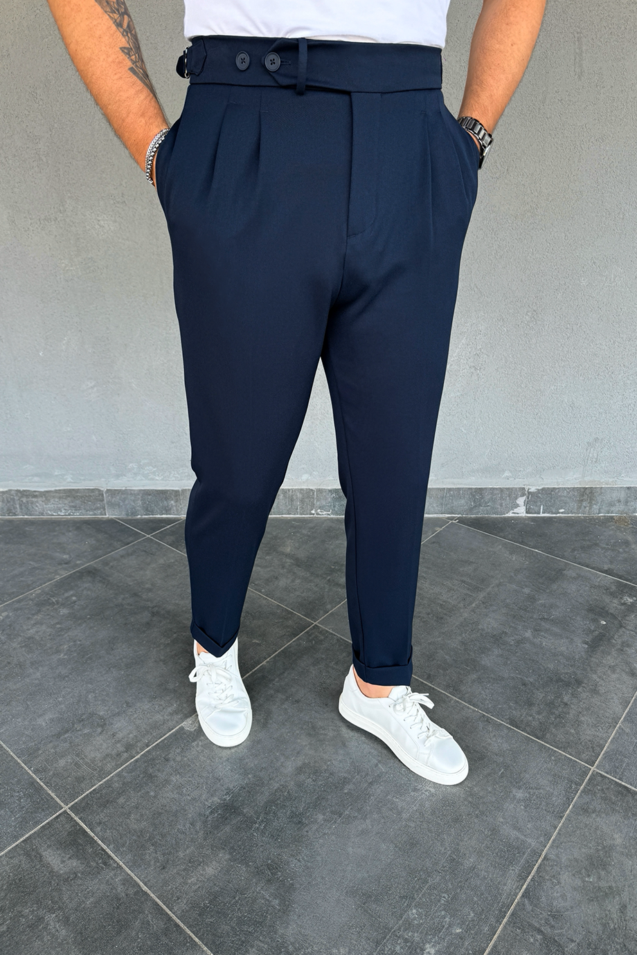 LACİVERT İTALYAN KESİM BEL DÜĞME VE KEMER DETAYLI PANTALON