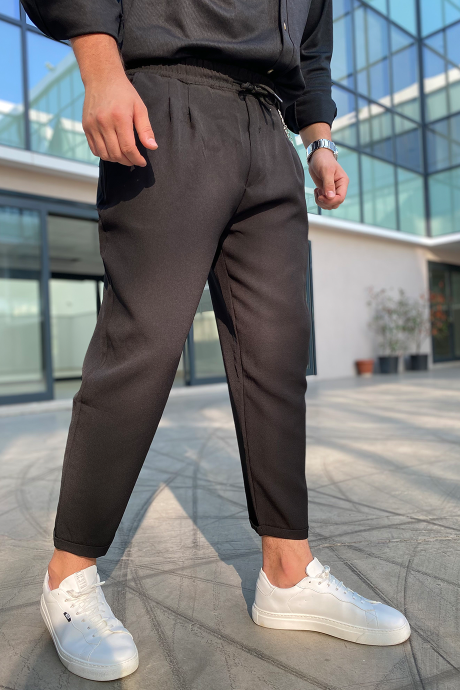 SİYAH ZİNCİR DETAYLI RAHAT KALIP PANTALON