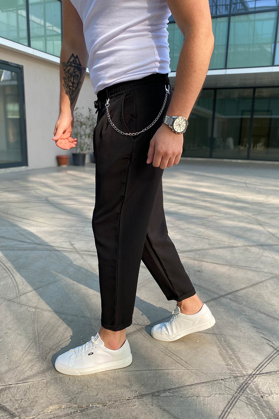 SİYAH ZİNCİR DETAYLI RAHAT KALIP PANTALON