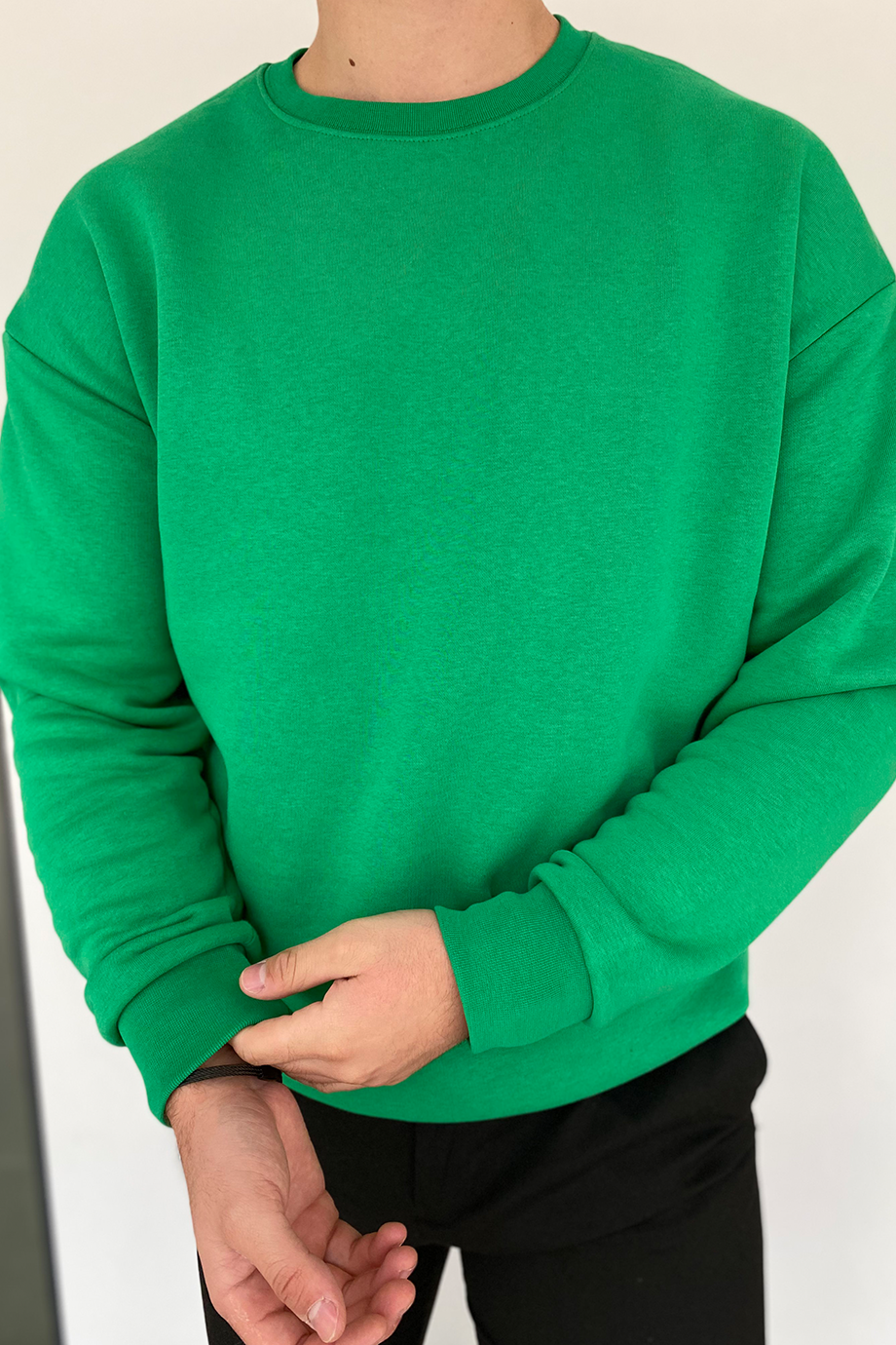 YEŞİL OVERSIZE KALIP BİSİKLET YAKA BASİC SWEATSHİRT