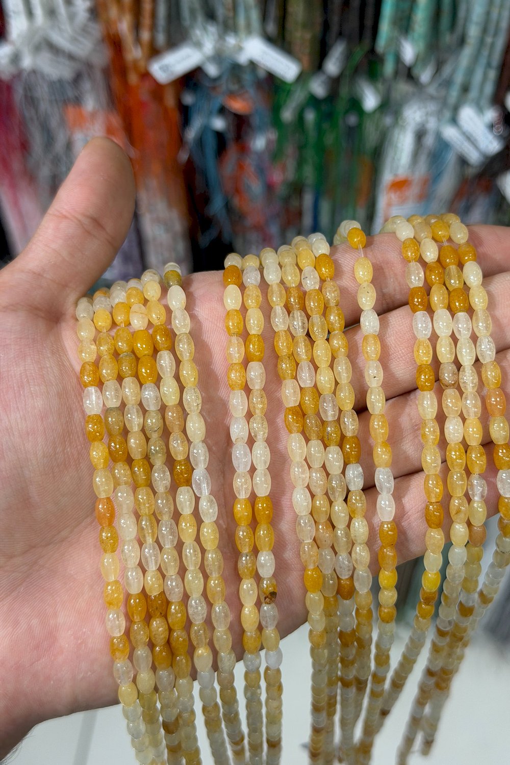 Akik Taşı Arpa Kesim Parlak Açık Turuncu 4x6mm Doğal Taş Dizi [AA]