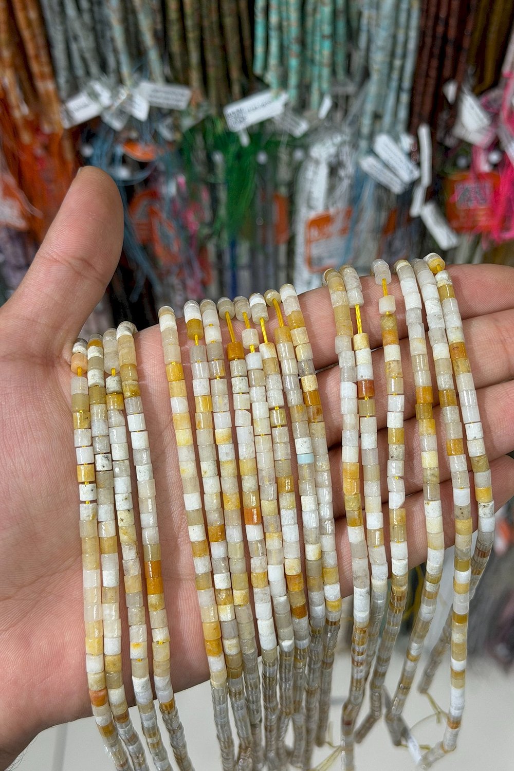 Akik Taşı Silindir Kesim Parlak 4x4mm Doğal Taş Dizi [AA]