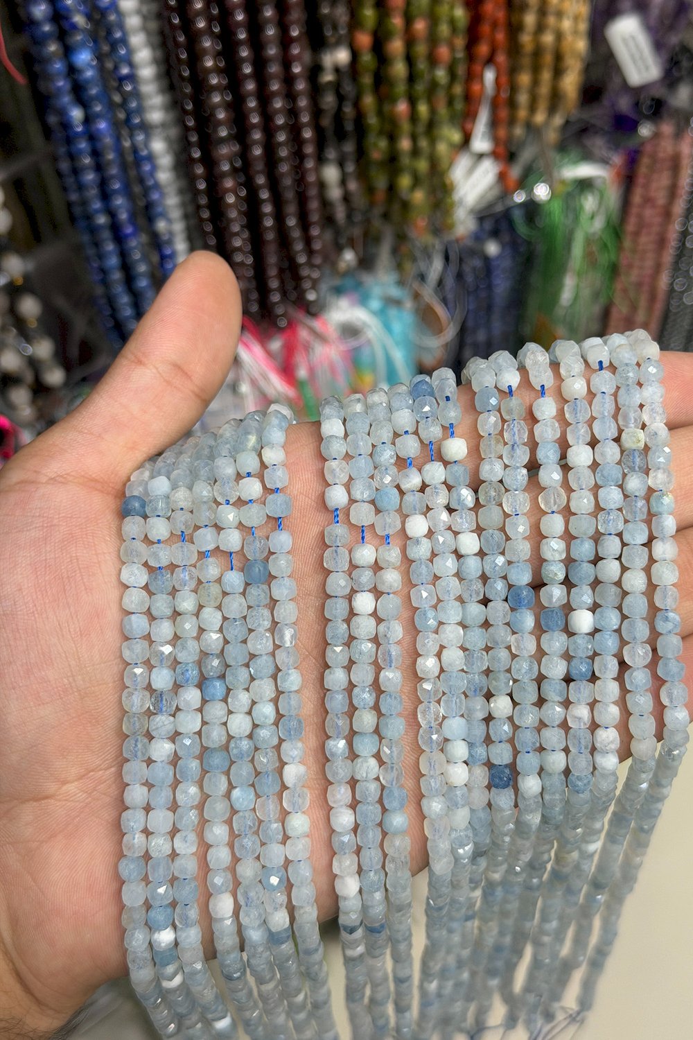 Akuamarin Doğal Taş Faset Küp 4mm Dizi