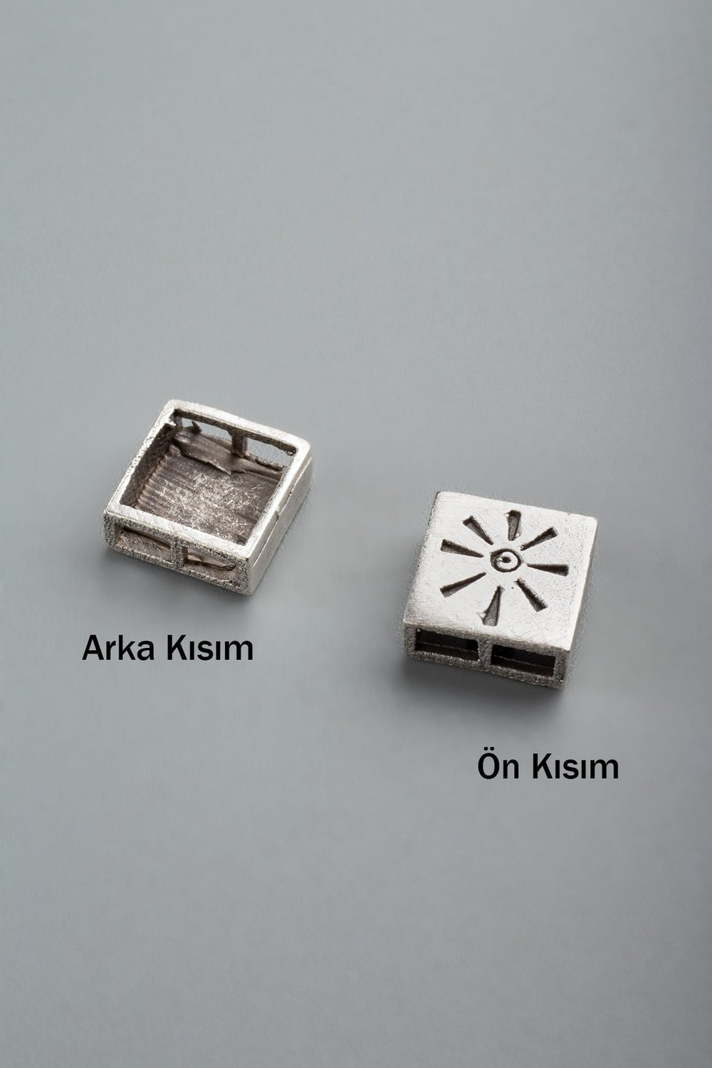 Antik Gümüş Kare Güneş Sembol Çift Delik 7mm Takı Aparatı - 5 Adet