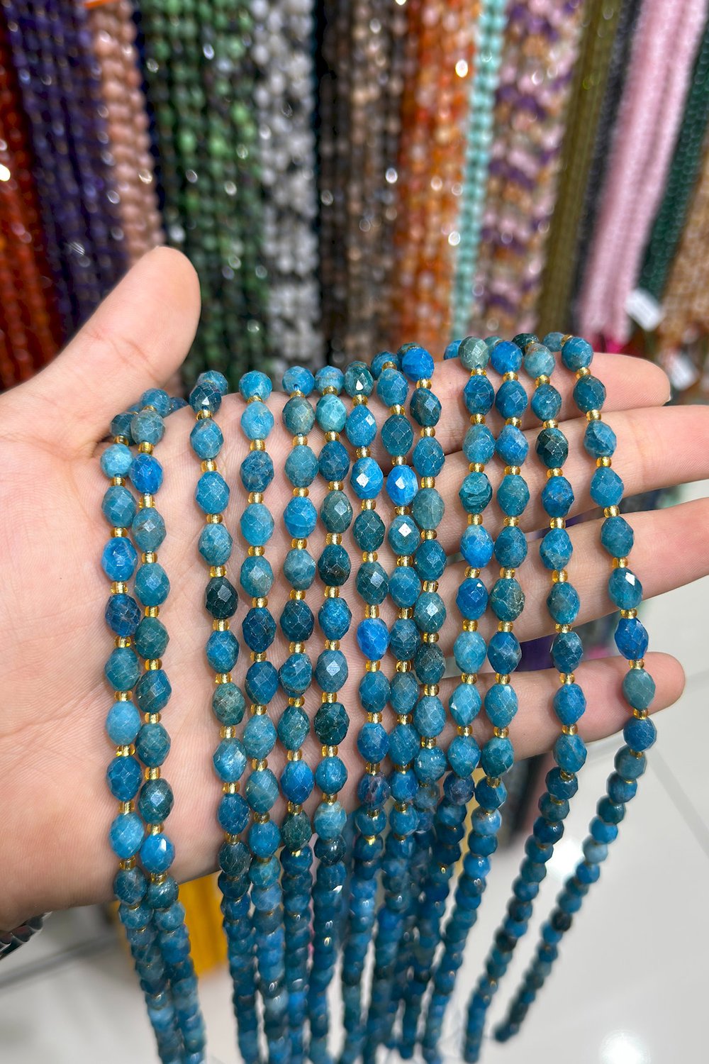 Apatit Taşı Özel Faset Kesim 8x6mm Doğal Taş Dizi [AA]