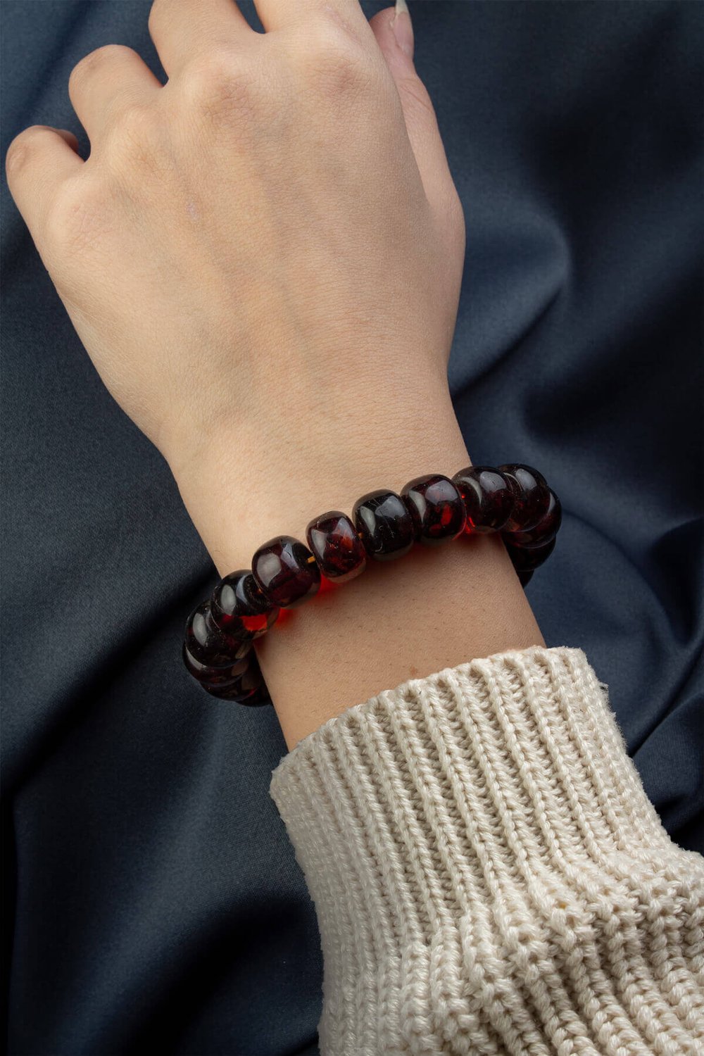 Ateş Kehribar Derin Bordo Kapsül Kesim Unisex Bileklik 13-15gr