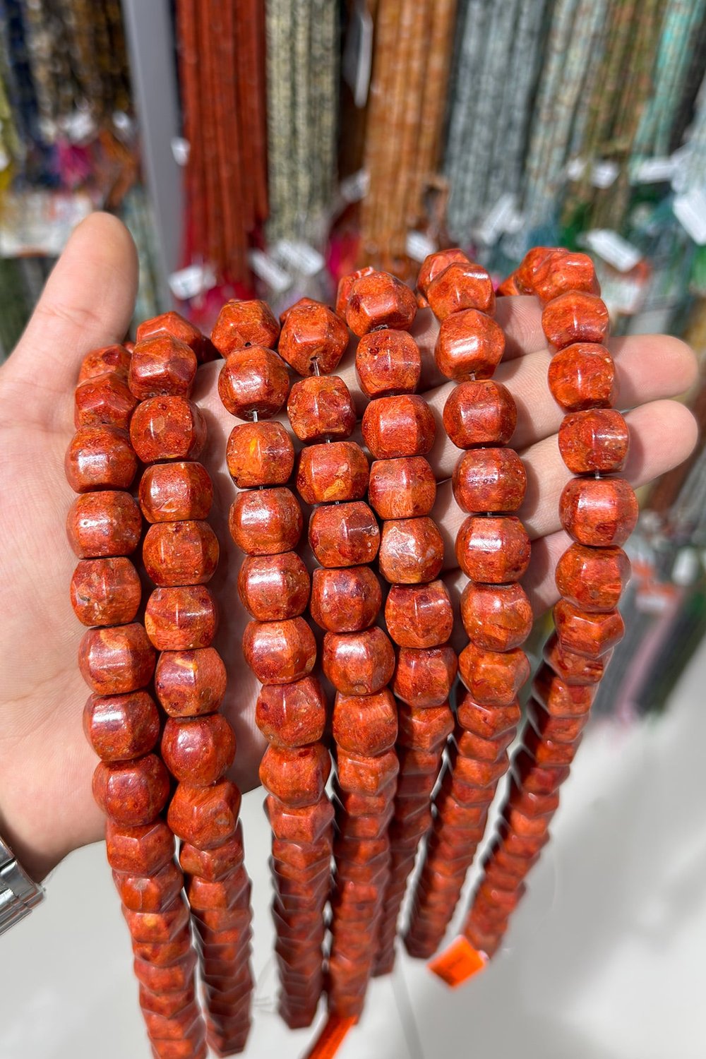 Çim Mercan Taşı Parlak Kırmızı 13x13mm Doğal Taş Dizi [AA]