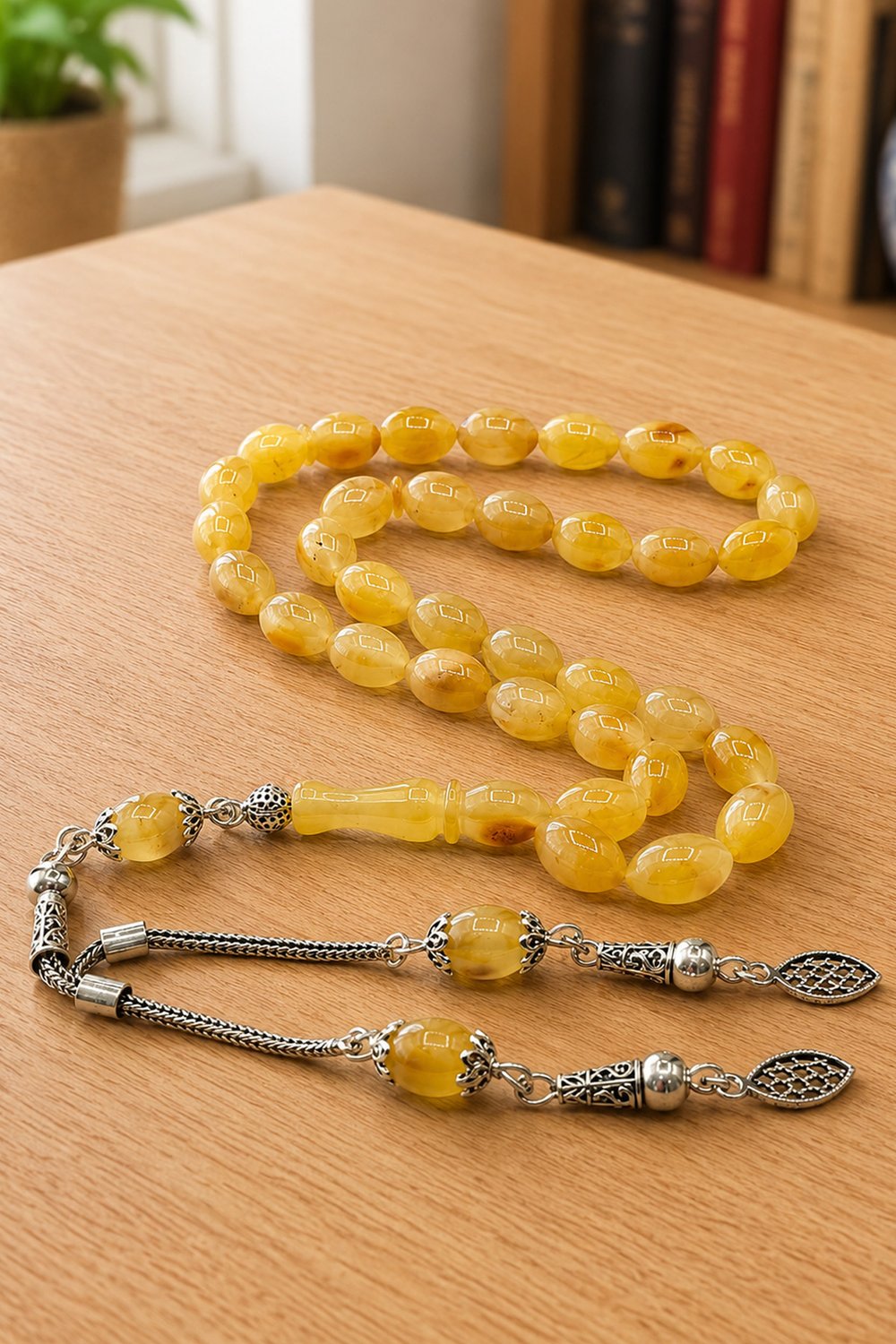 925 Sterling Silver Tasseled Transparent Amber Rice-Cut 6x9mm 33-Bead Prayer Beads (13,30 g)