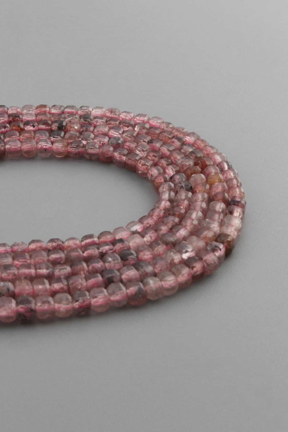 Gül Kuvars Taşı Küp Kristal Kesim Parlak 3x3mm Doğal Taş Dizi