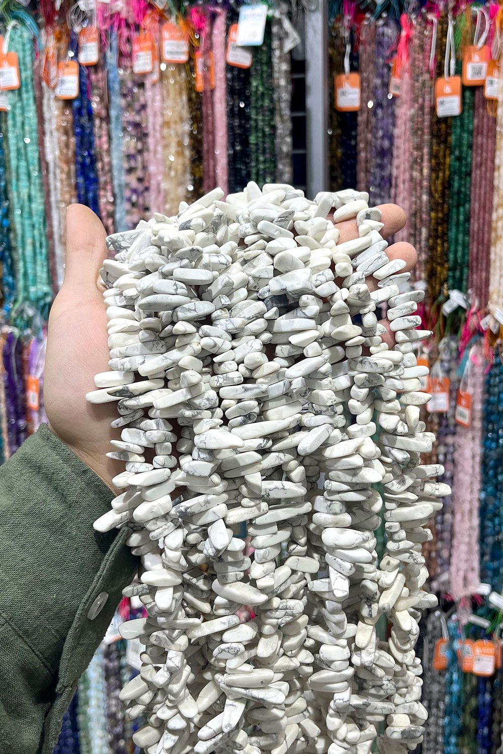 Howlite Natural Broken Stone Tooth Cut 18x6mm String Of Beads