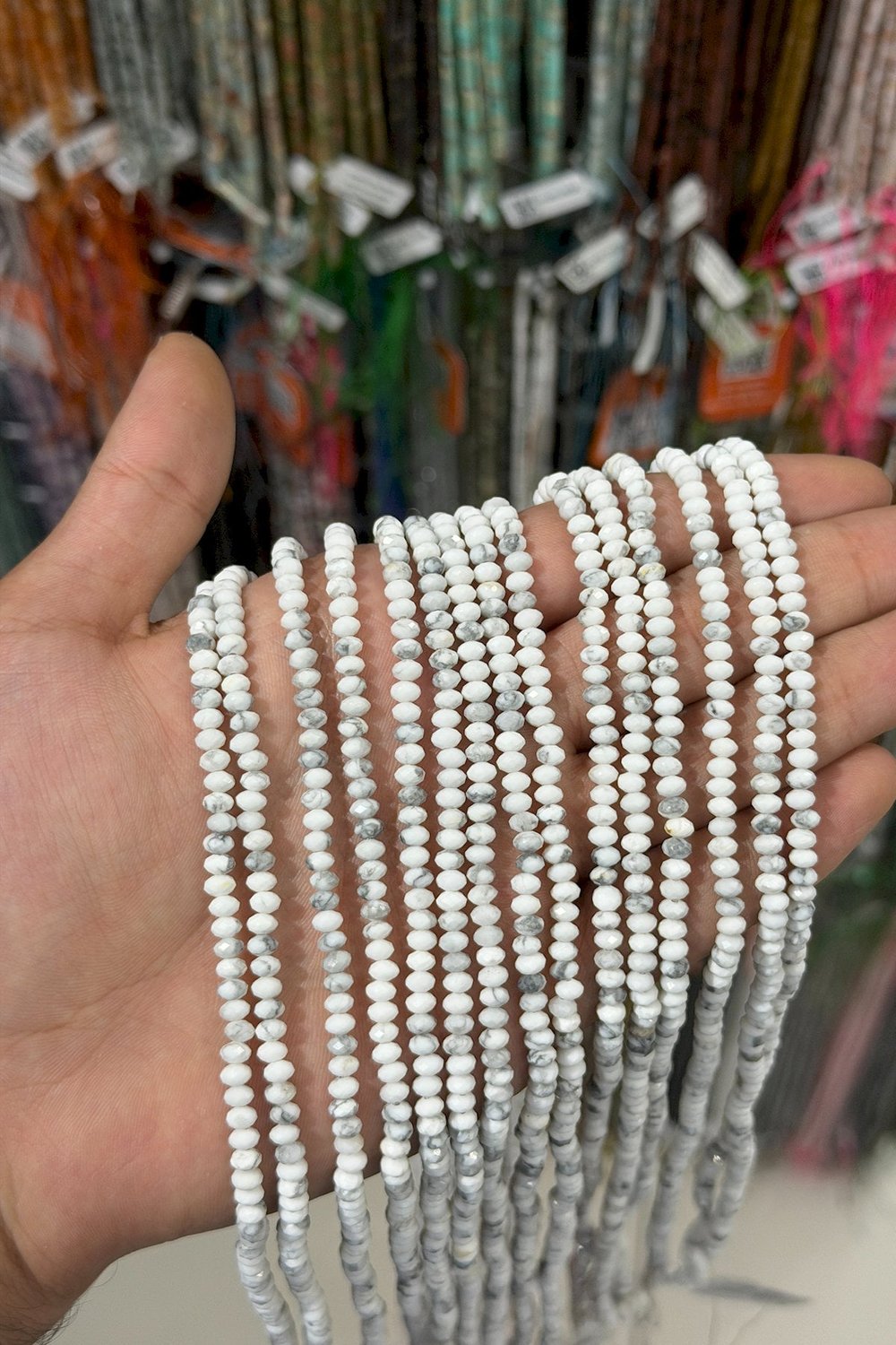 Havlit Taşı Kristal Kesim Mat Beyaz 4x3mm Doğal Taş Dizi [AA]
