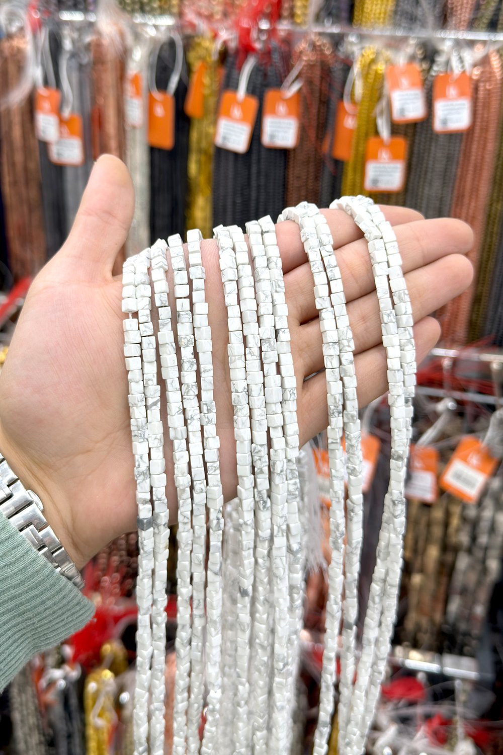 Havlit Taşı Küp Kesim Parlak Beyaz 4x4mm Doğal Taş Dizi [AA]