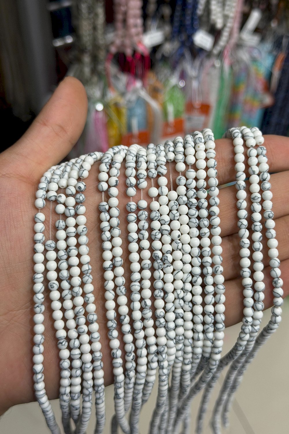 Havlit Taşı Küre Kesim Parlak Beyaz 4mm Doğal Taş Dizi [B+]