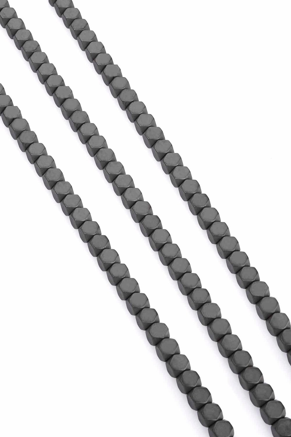 Hematit Taşı Küp Kesim Mat Gri 6x6mm Doğal Taş Dizi
