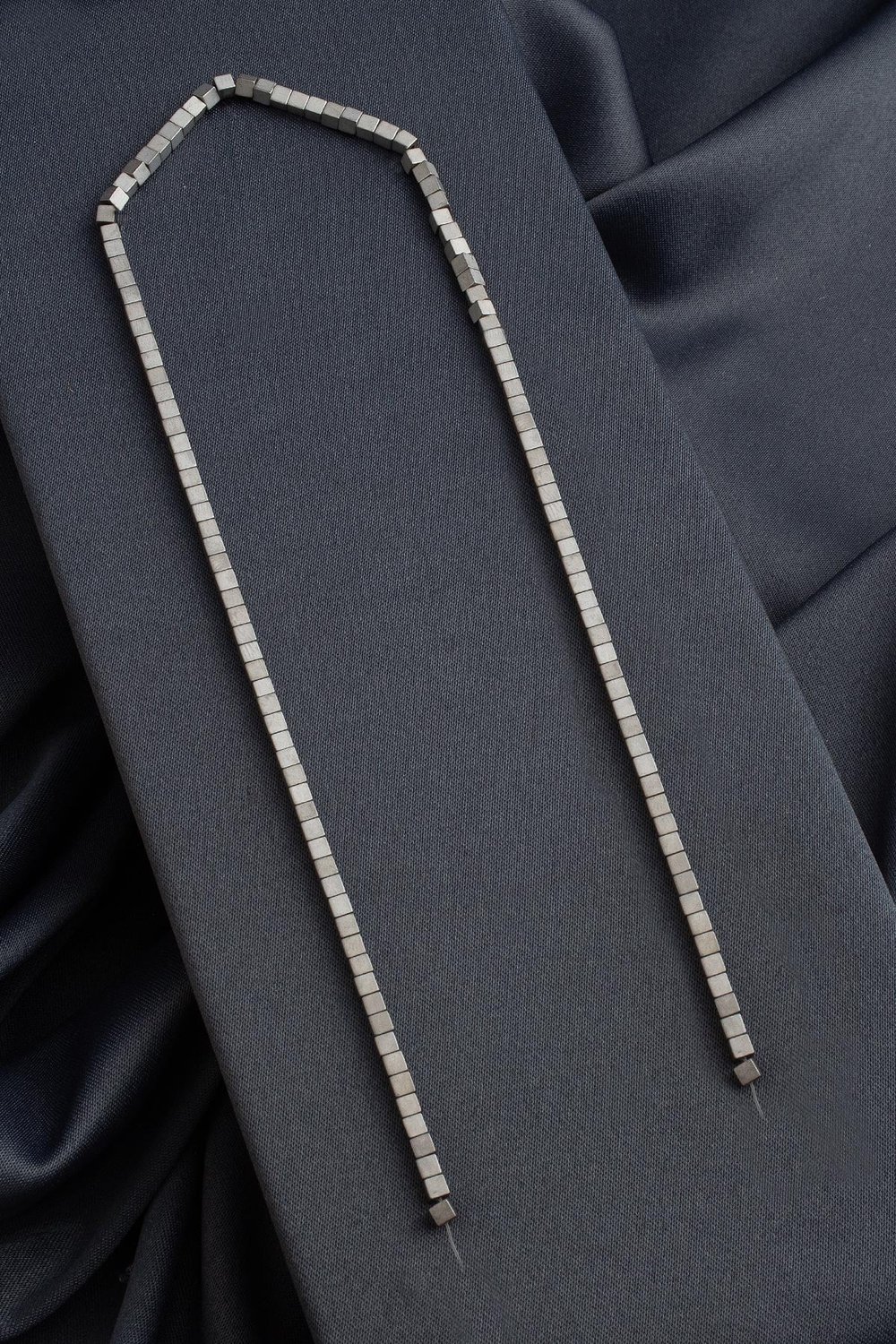 Hematit Taşı Küp Kesim Mat Açık Gri 3x3mm Doğal Taş Dizi