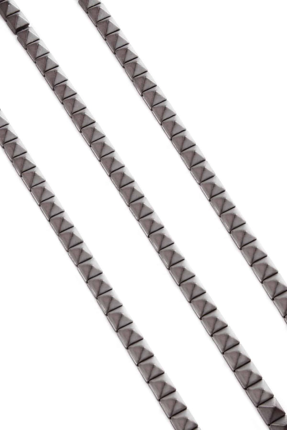 Hematit Taşı Kanallı Piramit Kesim Mat Açık Gri 6x6mm Doğal Taş Dizi