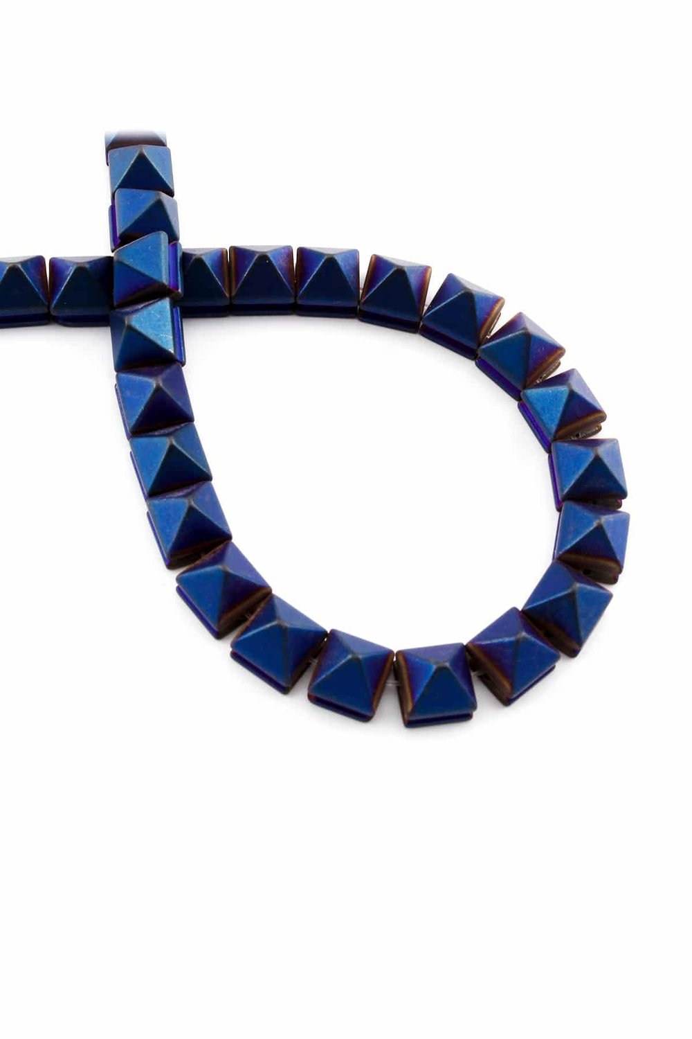 Hematit Taşı Piramit Kesim Mat Açık Gri 8x8mm Doğal Taş Dizi