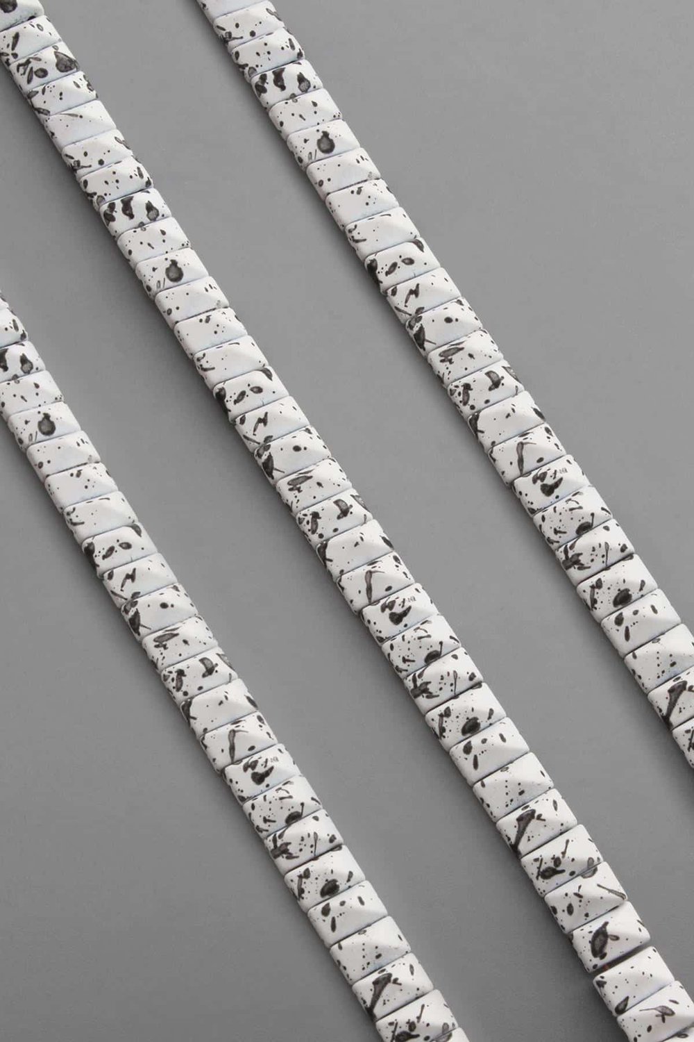Hematit Taşı Piramit Kesim Beyaz 8x5mm Doğal Taş Dizi