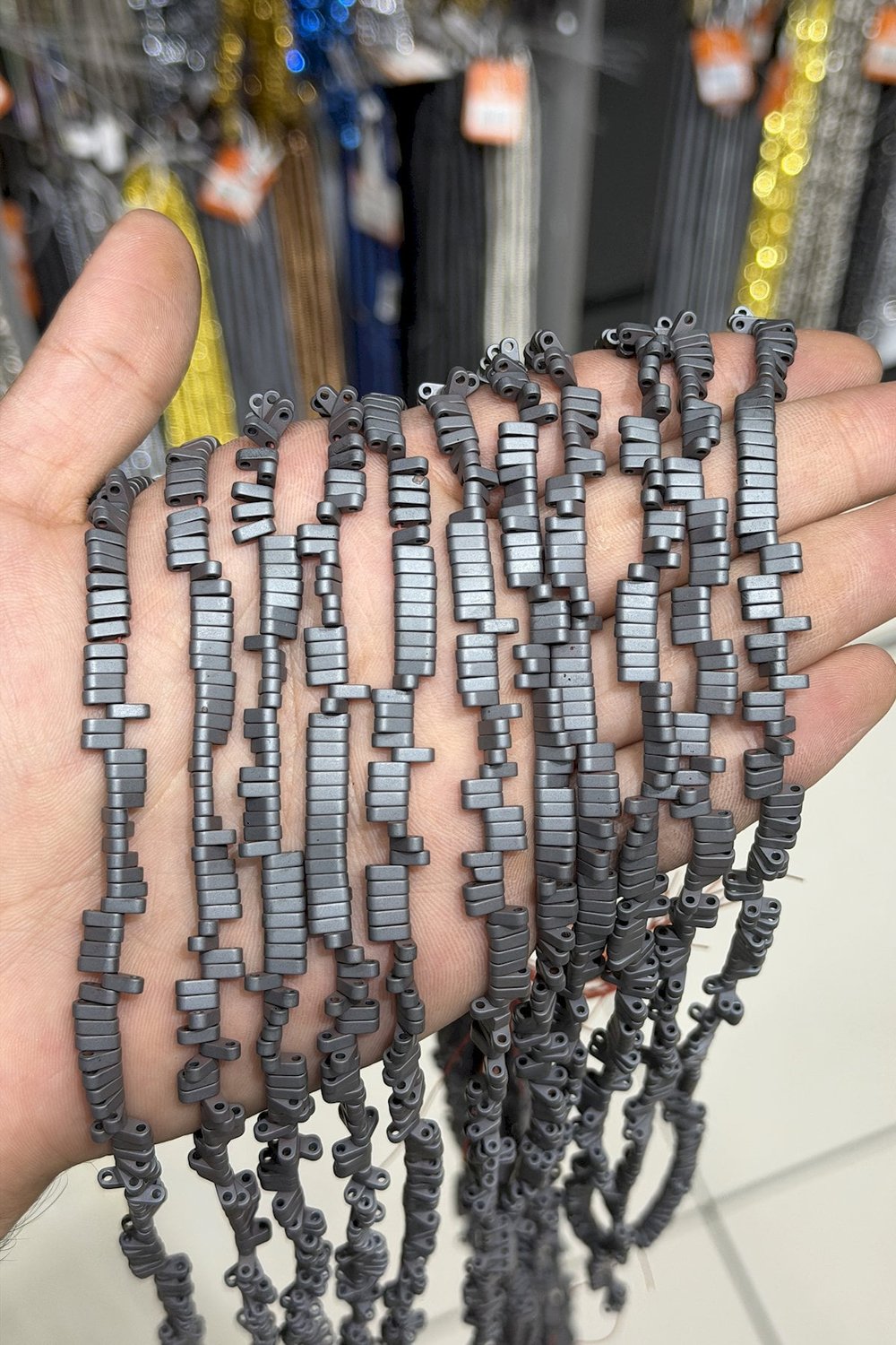 Hematit Doğal Taş Mat Gri Çift Delikli 6x2mm Dizi