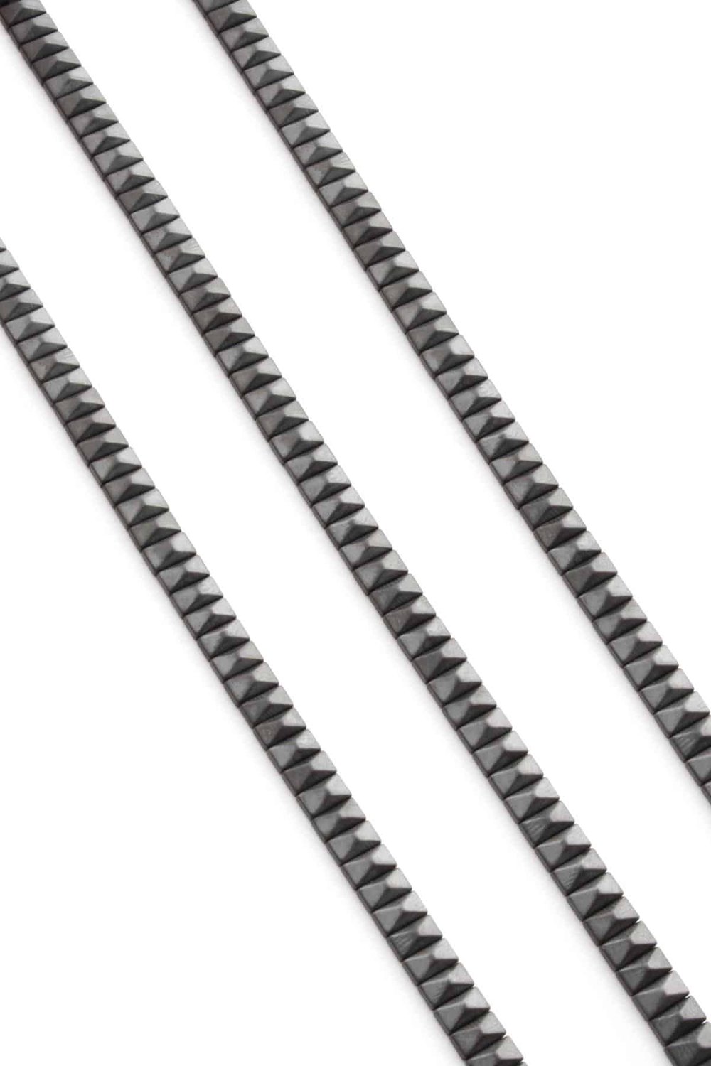 Hematit Taşı Piramit Kesim Mat Gri 6x3mm Doğal Taş Dizi