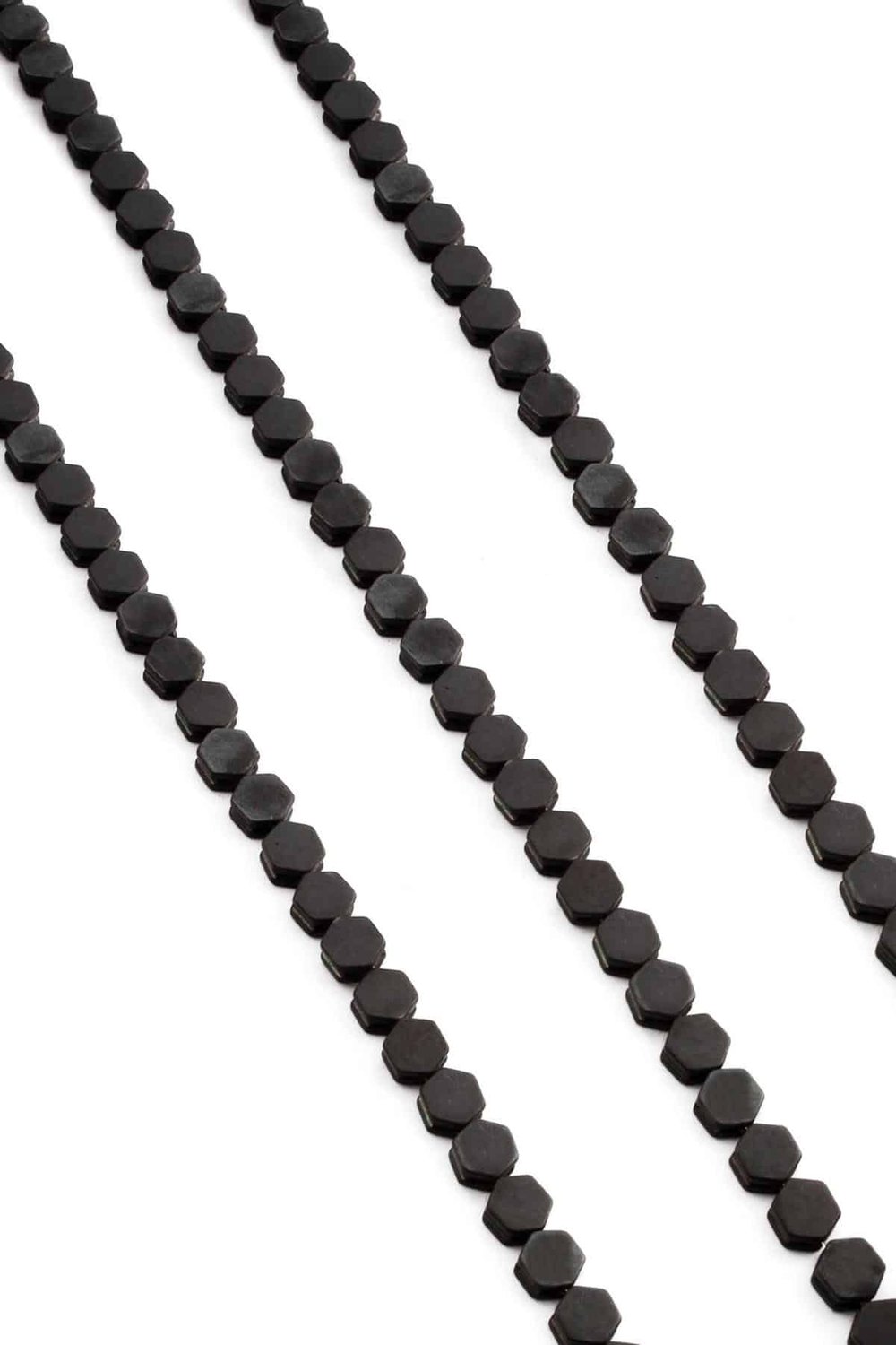Hematit Taşı Altıgen Kesim Mat Siyah 5x5mm Doğal Taş Dizi