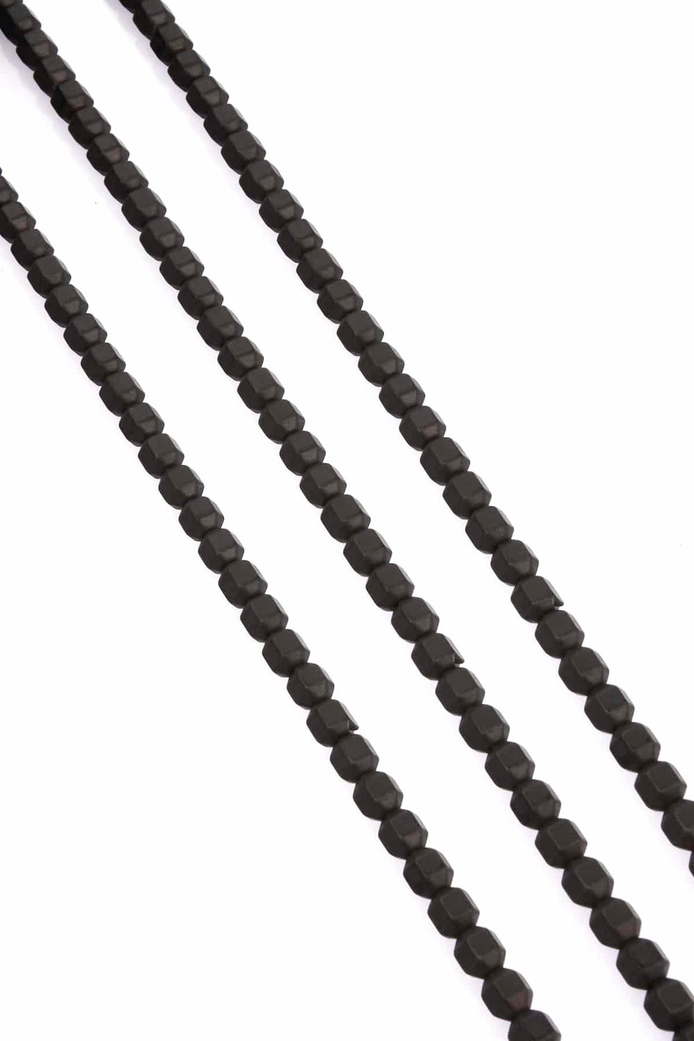 Hematit Taşı Özel Kesim Mat Siyah 6x6mm Doğal Taş Dizi