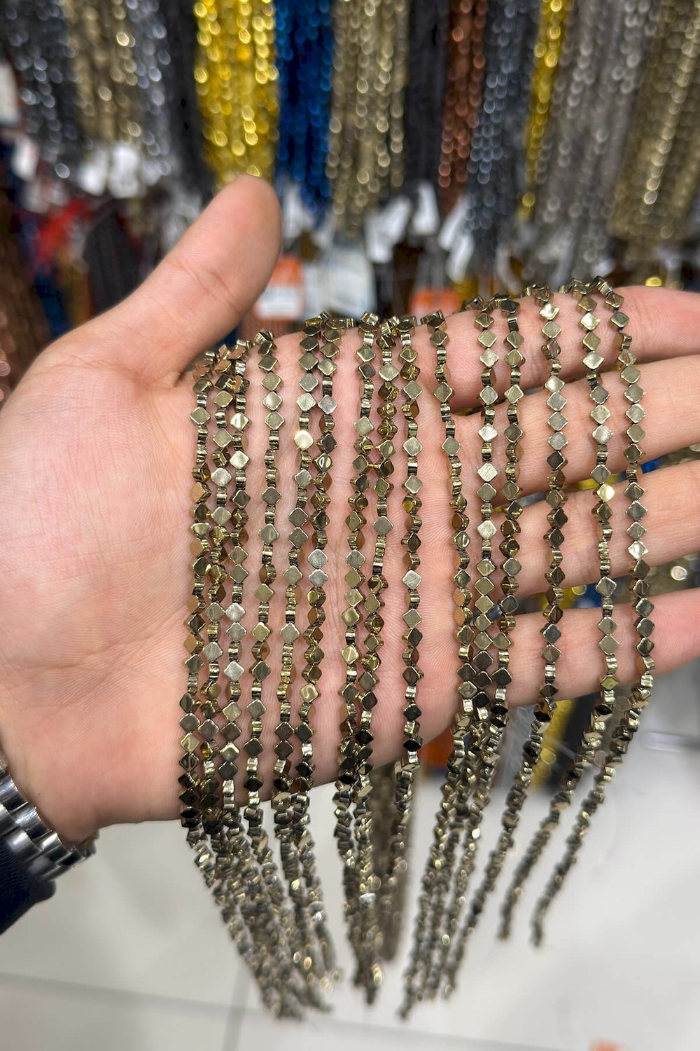 Hematit Doğal Taş Parlak Antik Sarı Yonca Kesim 4x4mm Dizi [AA]