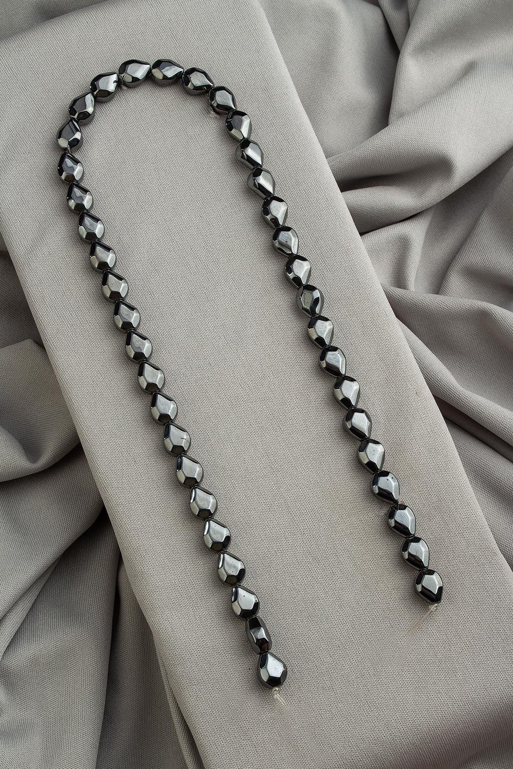 Hematit Doğal Taş Parlak Füme Damla Kesim 8x10mm Dizi [AA]