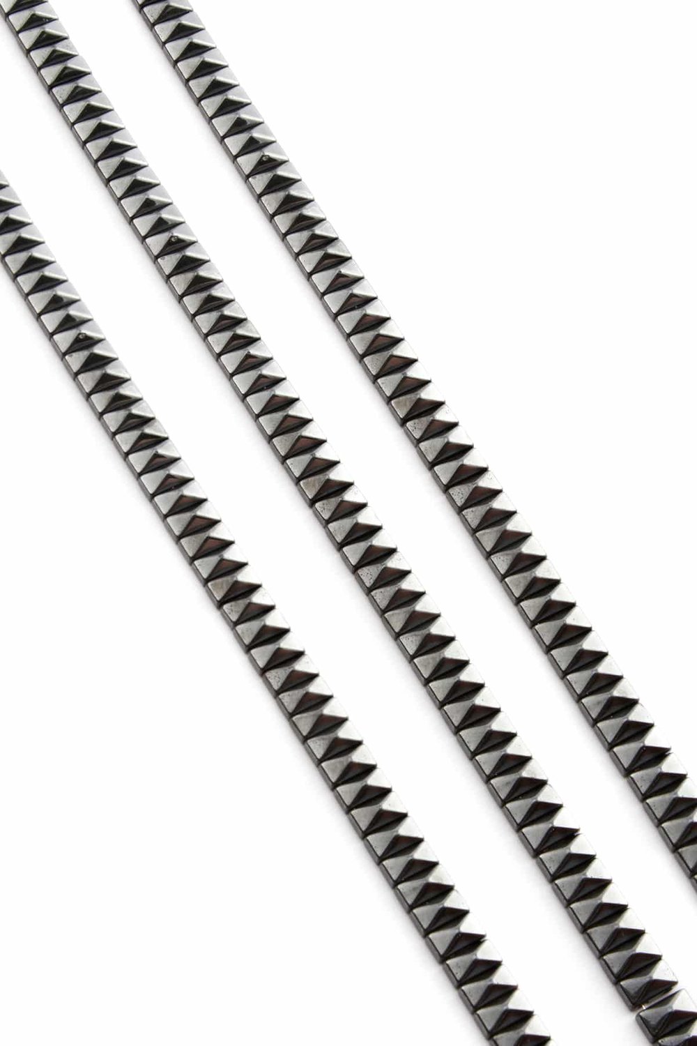 Hematit Taşı Piramit Kesim Parlak Füme 6x3mm Doğal Taş Dizi