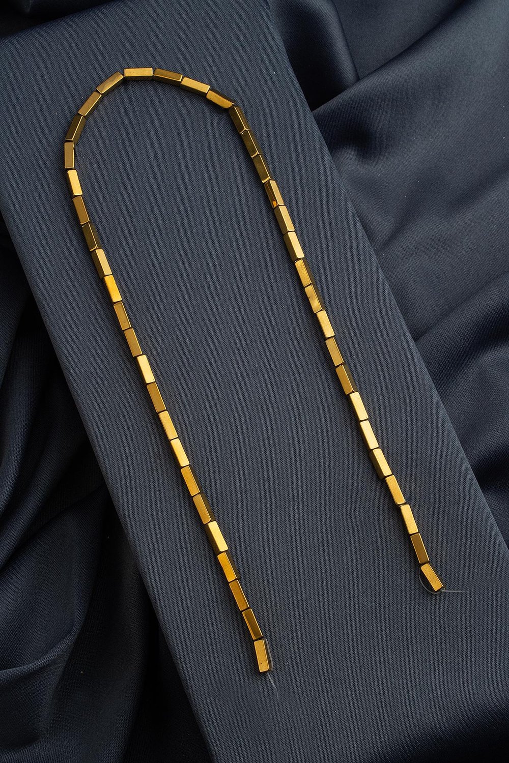 Hematit Doğal Taş Parlak Gold Dikdörtgen Kesim 2x8mm Dizi [AA]