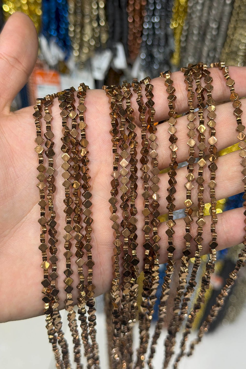 Hematit Doğal Taş Parlak Kahverengi Yonca Kesim 4x4mm Dizi [AA]