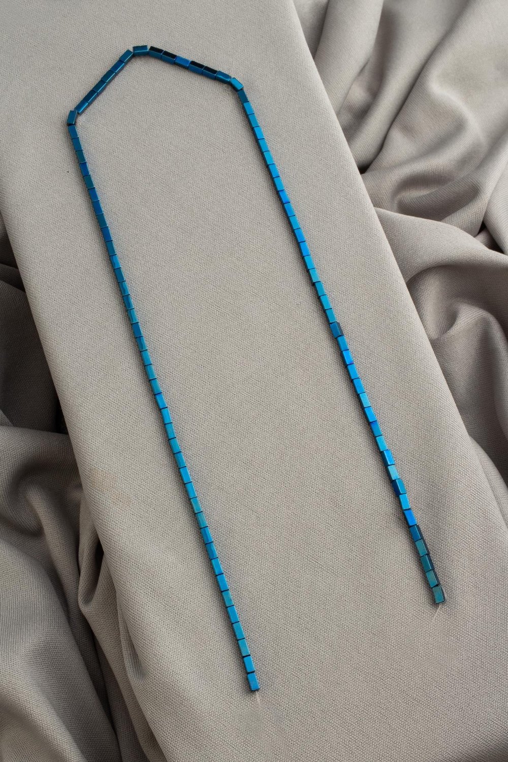 Hematit Doğal Taş Parlak Mavi Dikdörtgen Kesim 2x4mm Dizi [AA]