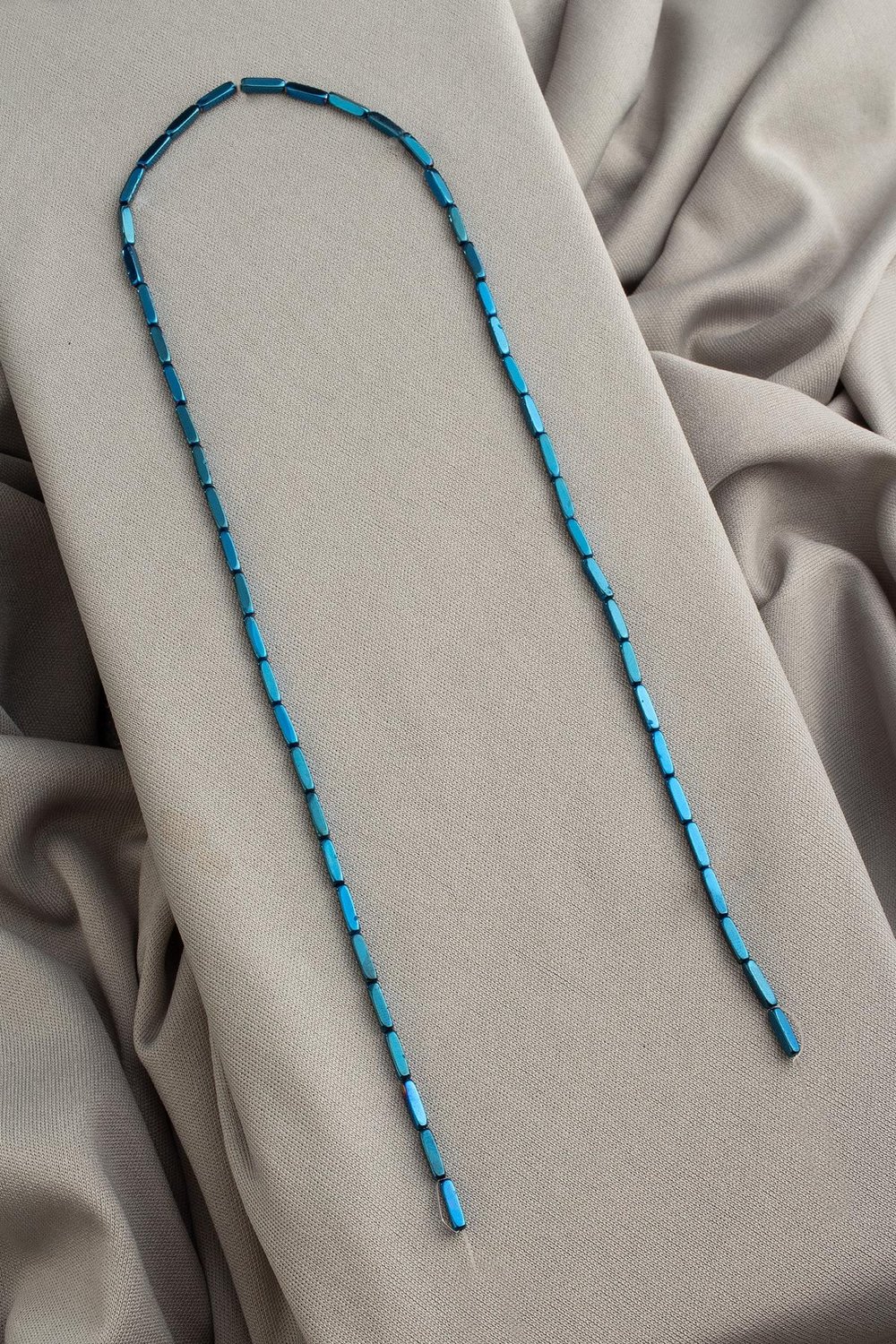 Hematit Doğal Taş Parlak Mavi Silindir Kesim 2x8mm Dizi
