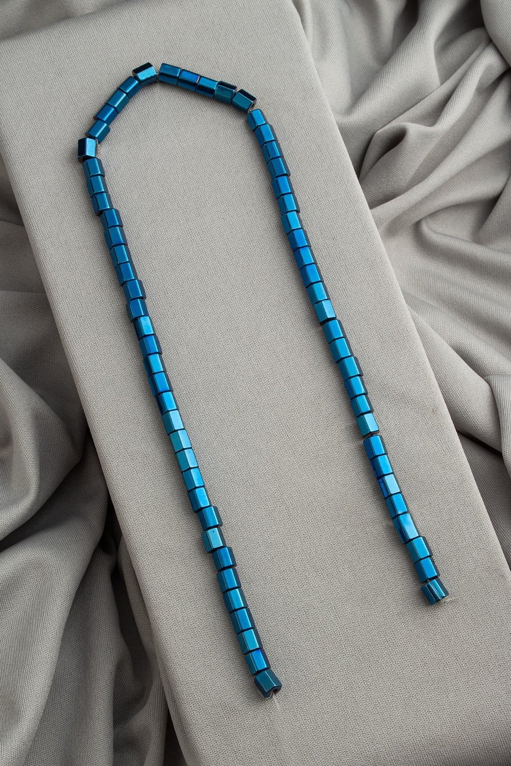 Hematit Doğal Taş Parlak Mavi Yassı Kare Kesim 5x5mm Dizi [AA]