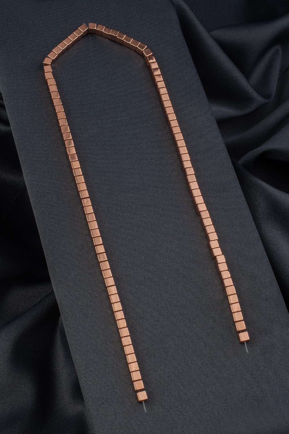 Hematit Doğal Taş Parlak Roz Küp Kesim 4x4mm Dizi [AA]
