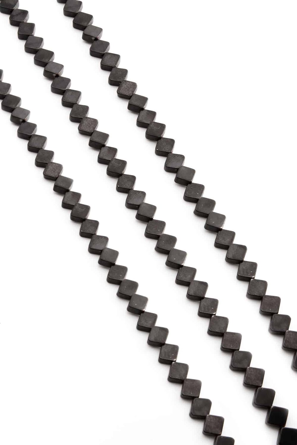 Hematit Taşı Yatay Kare Kesim Mat Siyah 6x6mm Doğal Taş Dizi