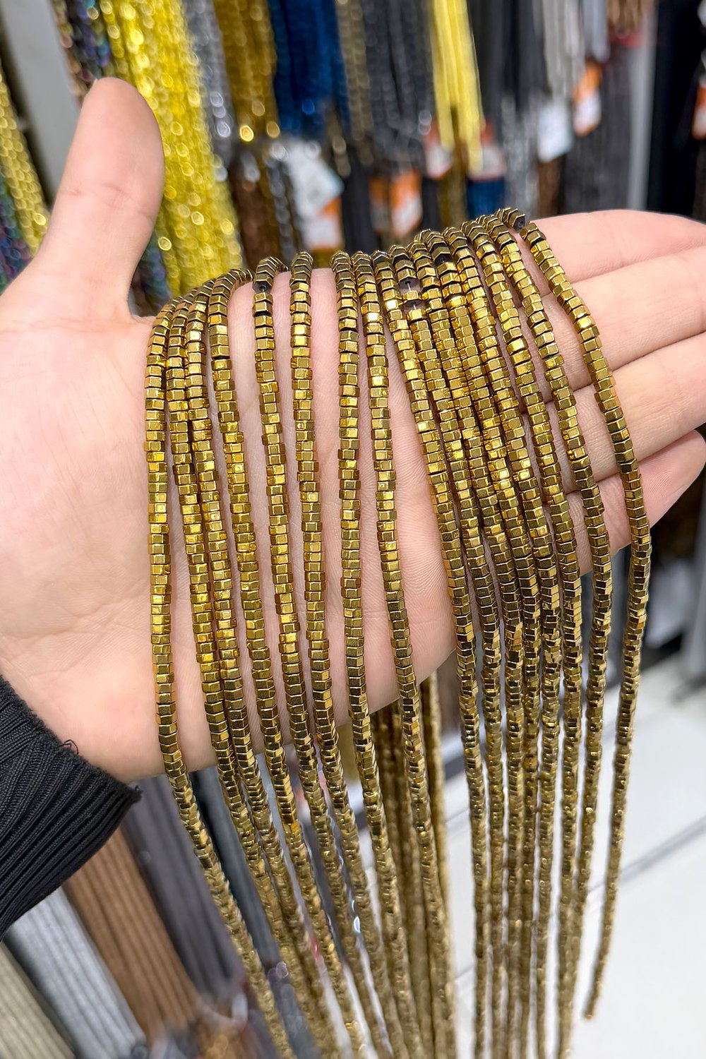 Hematit Taşı 4x2mm Altıgen Kesim Doğal Taş Diziler