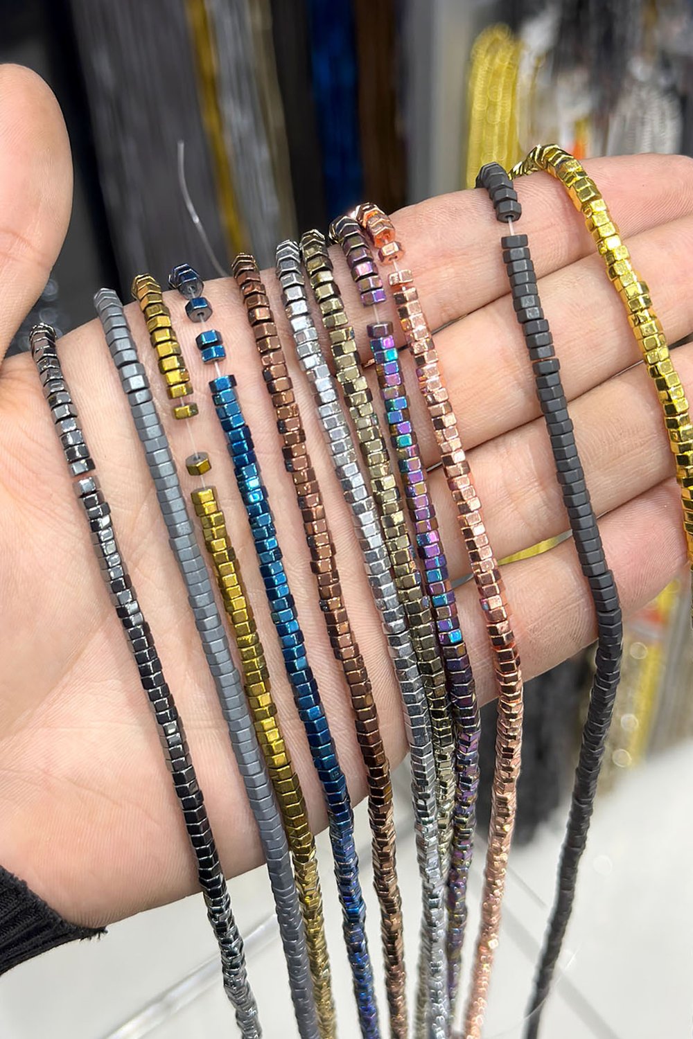 Hematit Taşı 4x2mm Altıgen Kesim Doğal Taş Diziler